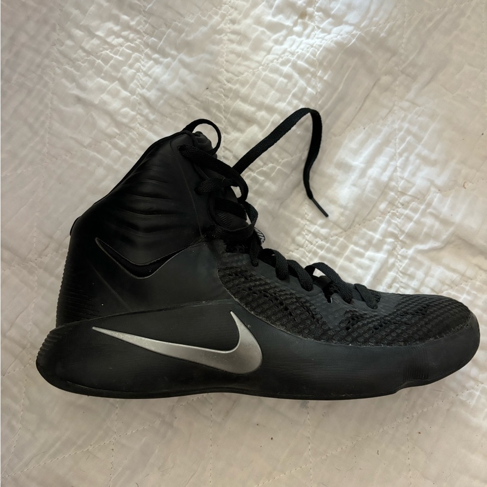 Nike Zoom Hyperfuse 2014 Mid Blackout Basketball Sneakers (Fitchburg/Leominster)